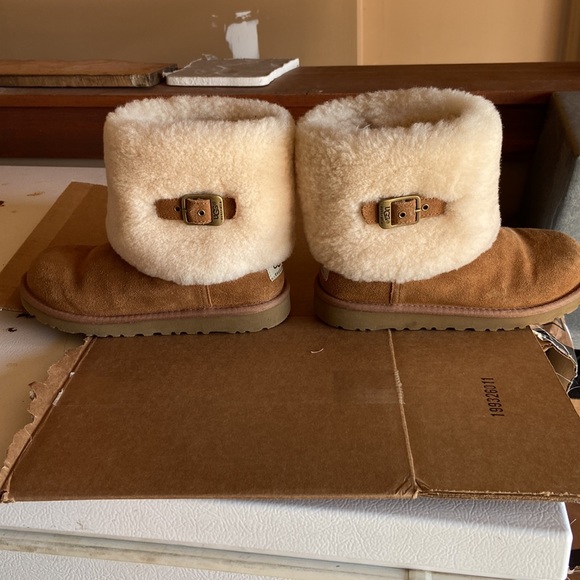 Kids Ugg boots size 4 - Picture 4 of 4
